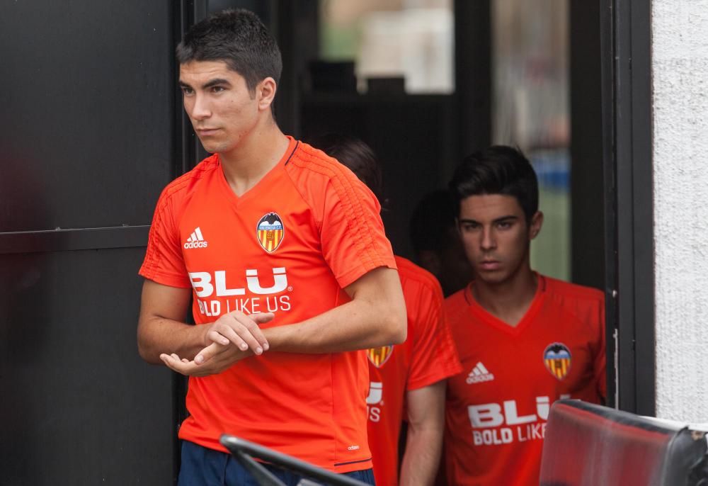 Las imágenes del entrenamiento de este lunes del Valencia CF