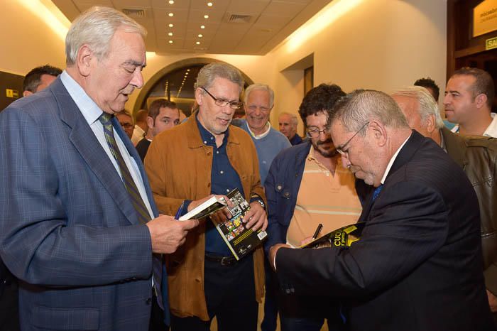 Presentación del libro sobre el entrenador de ...