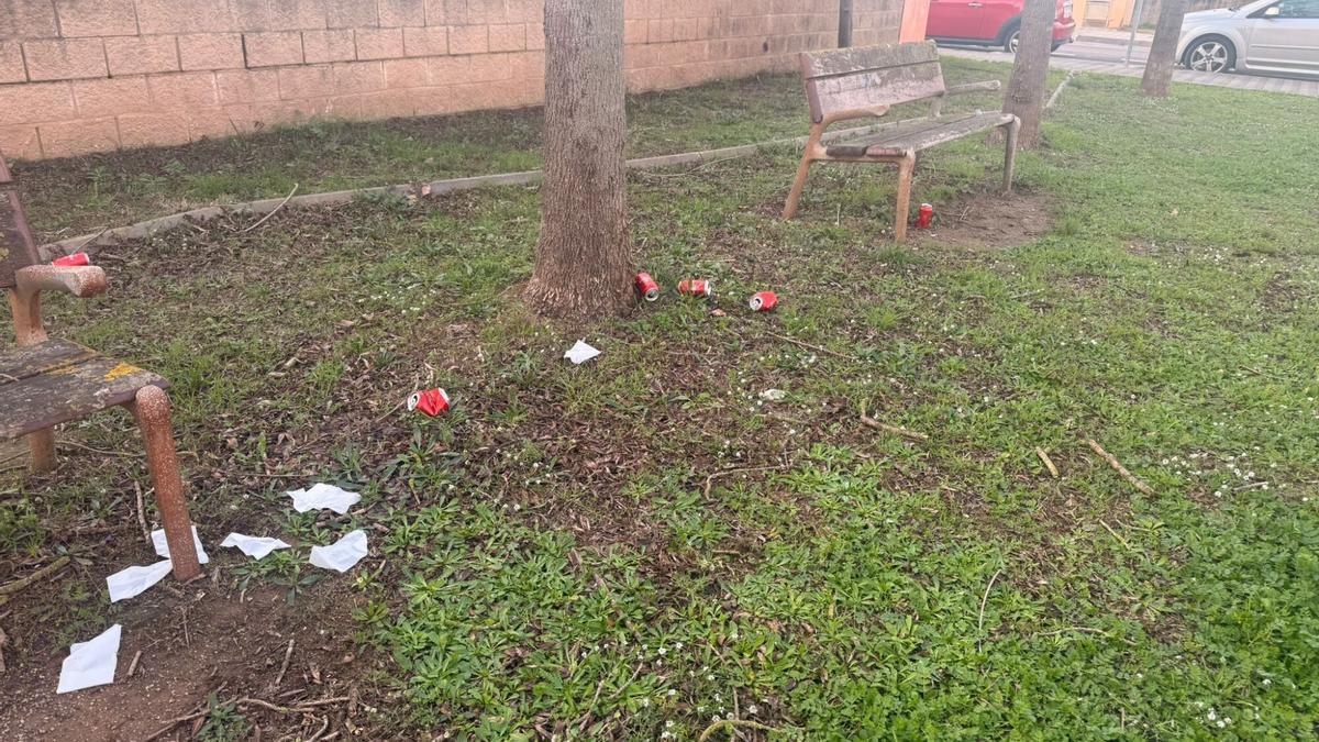 EN IMATGES | Incivisme a l’entorn del camp de futbol del Figueres