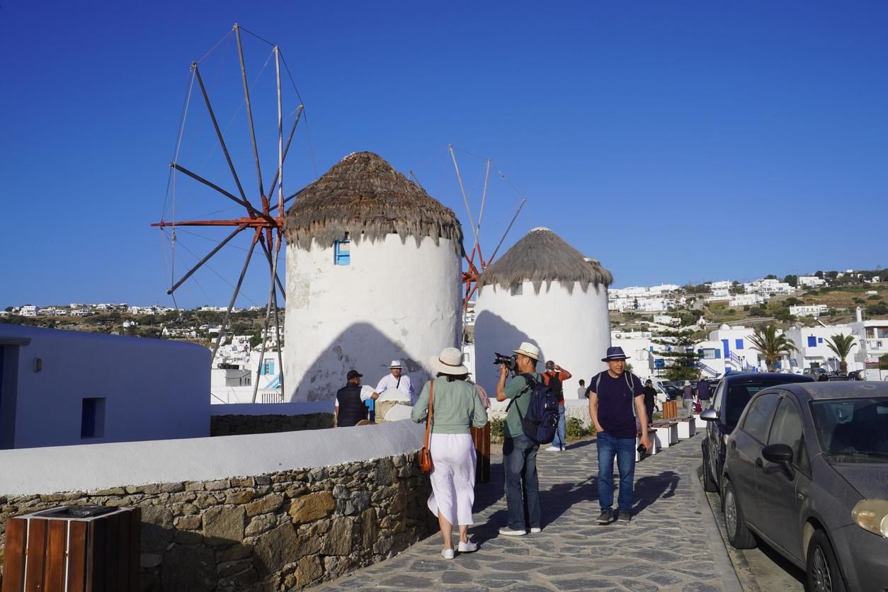 Turistas en Mikonos.