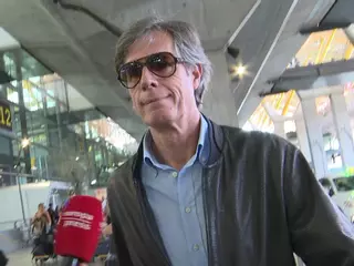 El padre de Carlo Costanzia llega a España para contarlo todo sobre la condena de sus hijos: "No tengo nada"