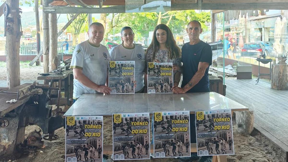 La presentación oficial del torneo, celebrada en el astillero de Banda do Río, en Bueu.