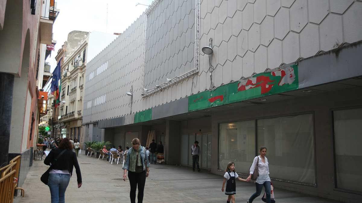 Fachada del antiguo Simago, en la calle Jesús y María.