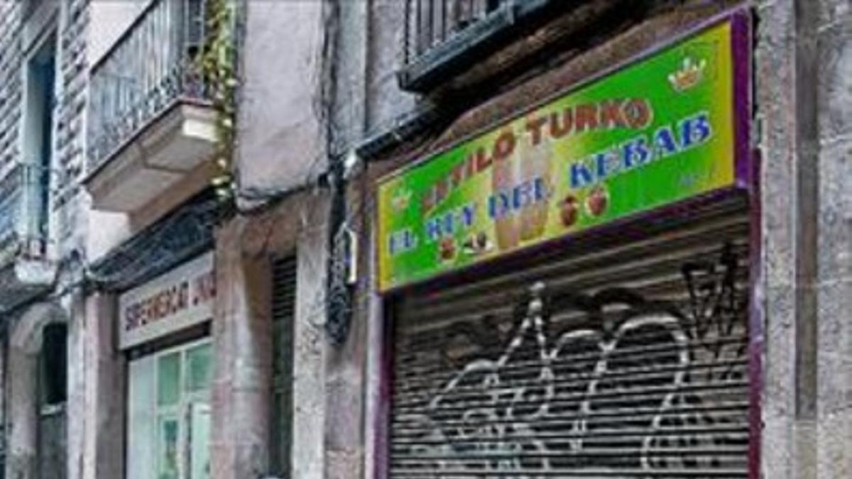 Establecimiento de kebabs que ya ha sido cerrado, en Escudellers.