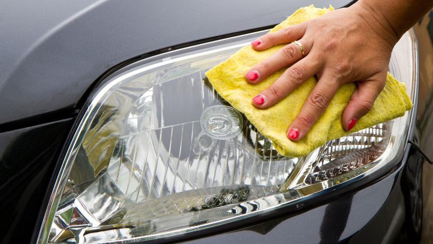 How To Clean Yellow Car Headlights