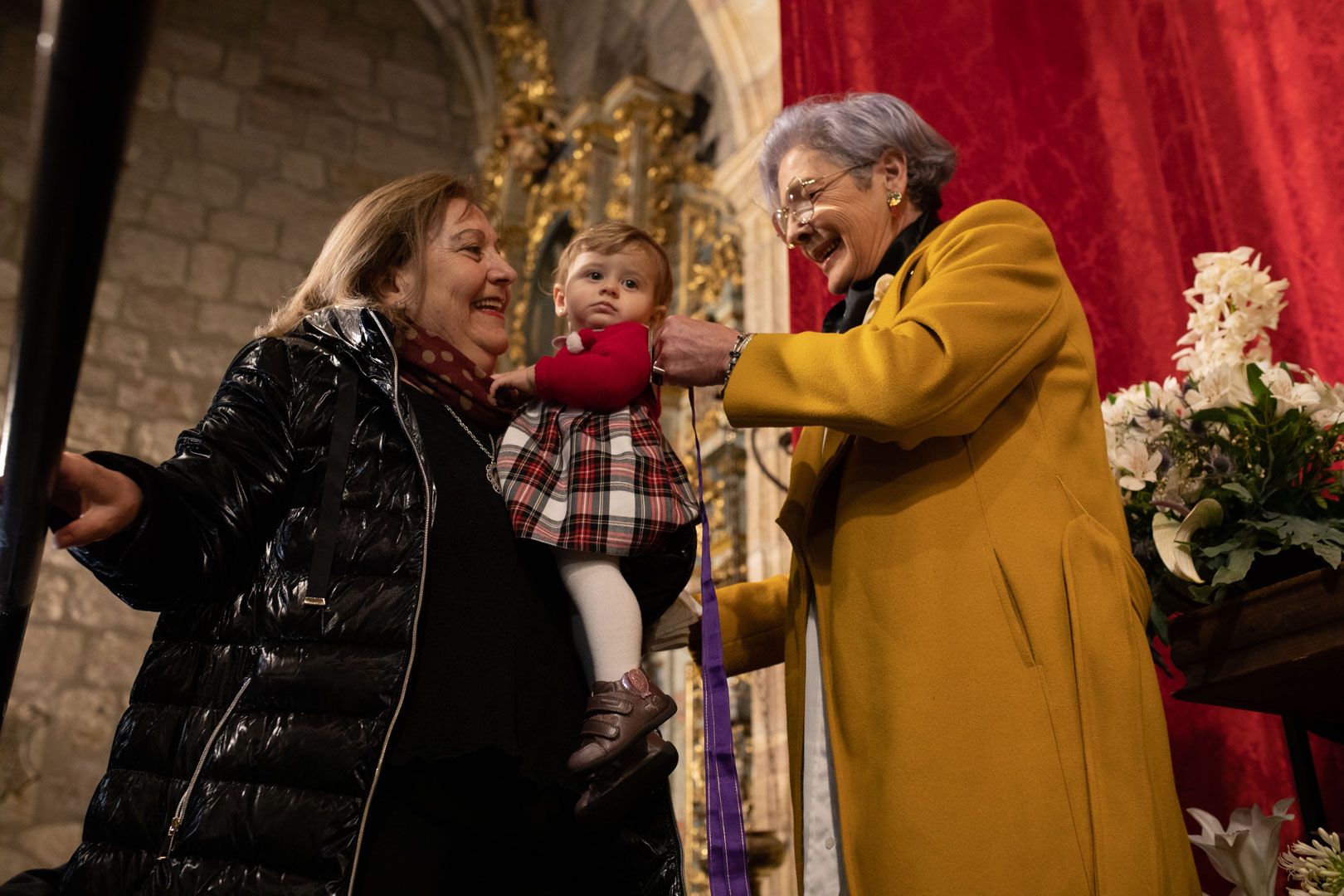 GALERIA | Entrada de nuevos hermanos en la cofradía de Jesús Nazareno