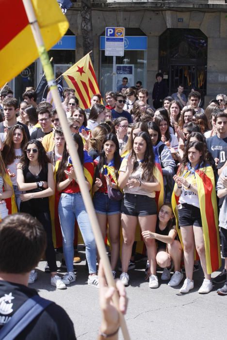 Manifestació d''estudiants universitaris a Girona