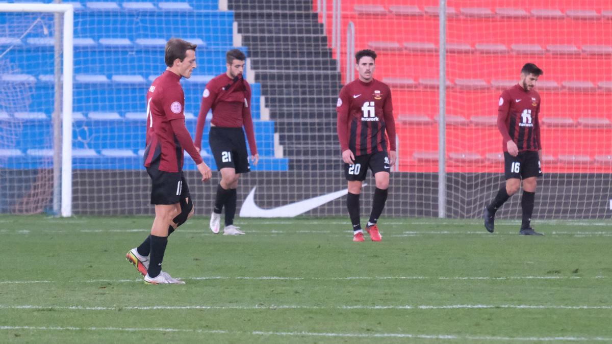 Los jugadores del Eldense, durante un partido de esta temporada