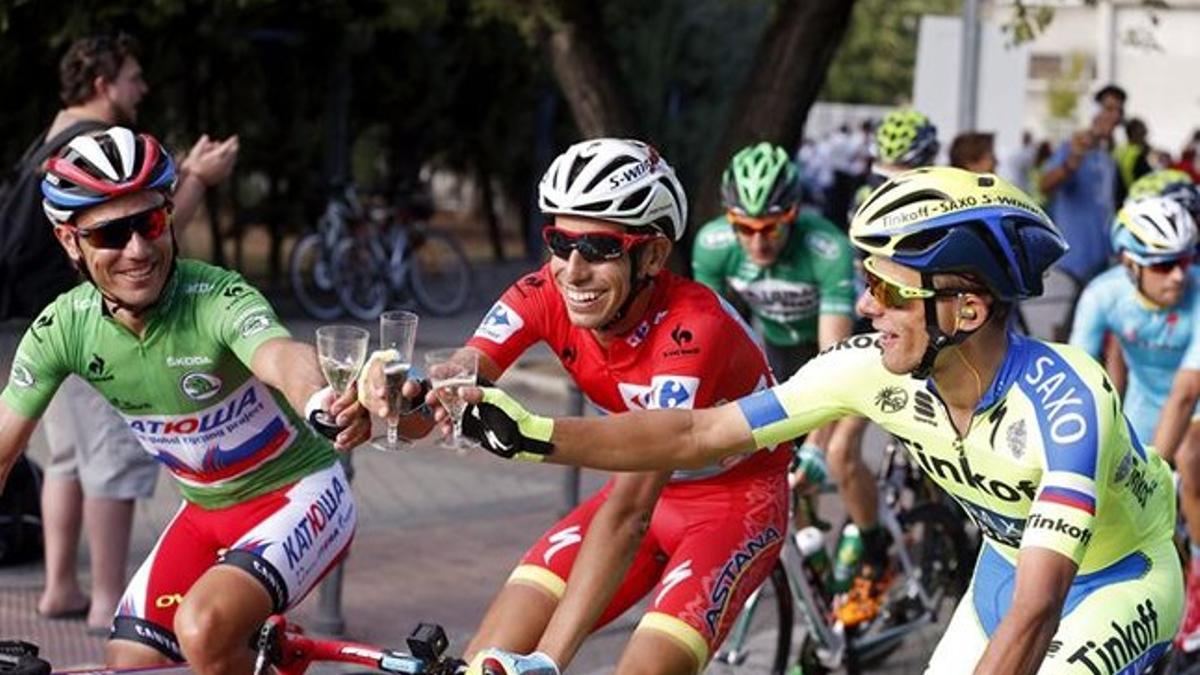 Fabio Aru, Purito Rodríguez y Rafal Majka al término de la pasada edición de La Vuelta Ciclista a España