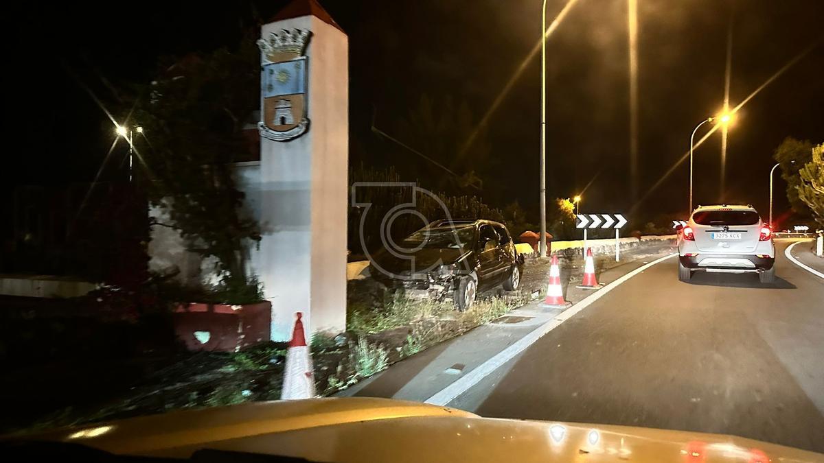 Accidente en Telde: Coche volcado sin ITV ni seguro y ocupantes fugados en la GC-1