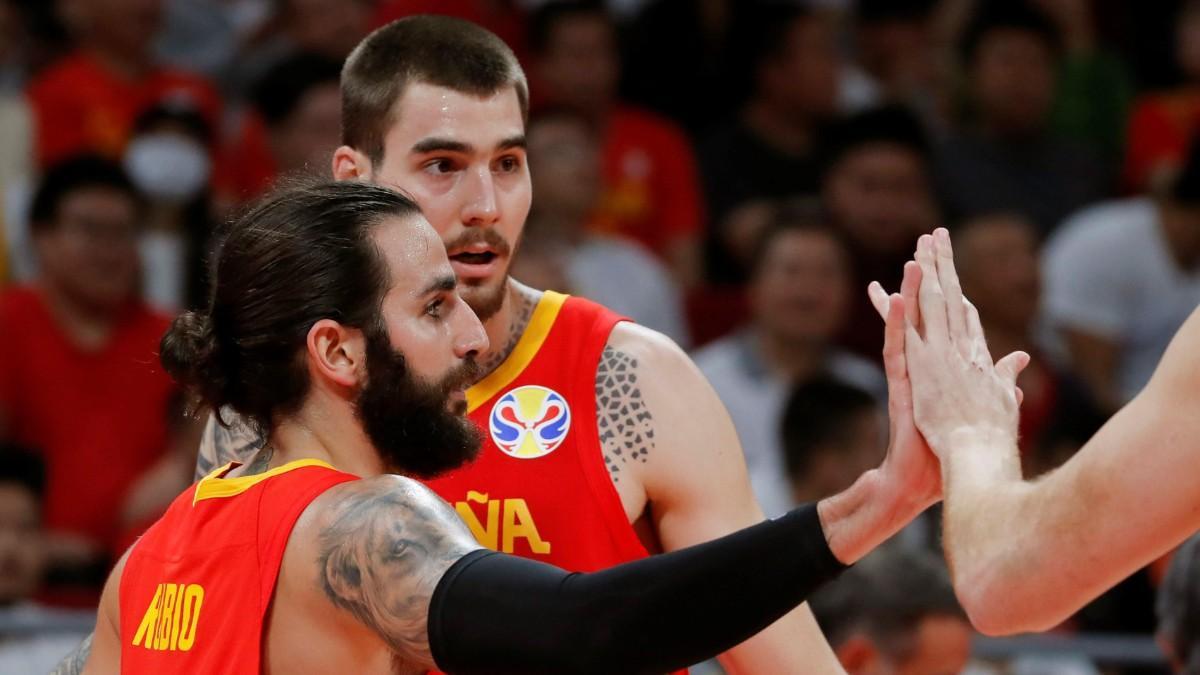 Juancho Hernangómez y Ricky Rubio, en un partido con la selección