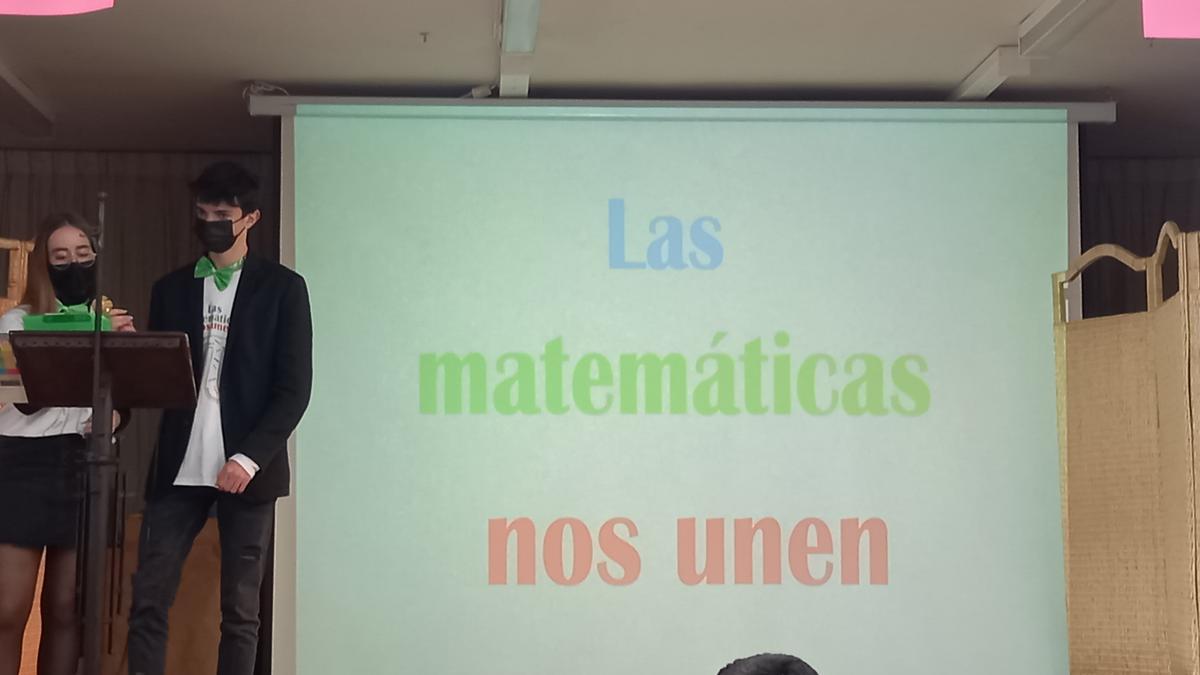 Un momento de la gala de matemáticas en el IES González Allende.
