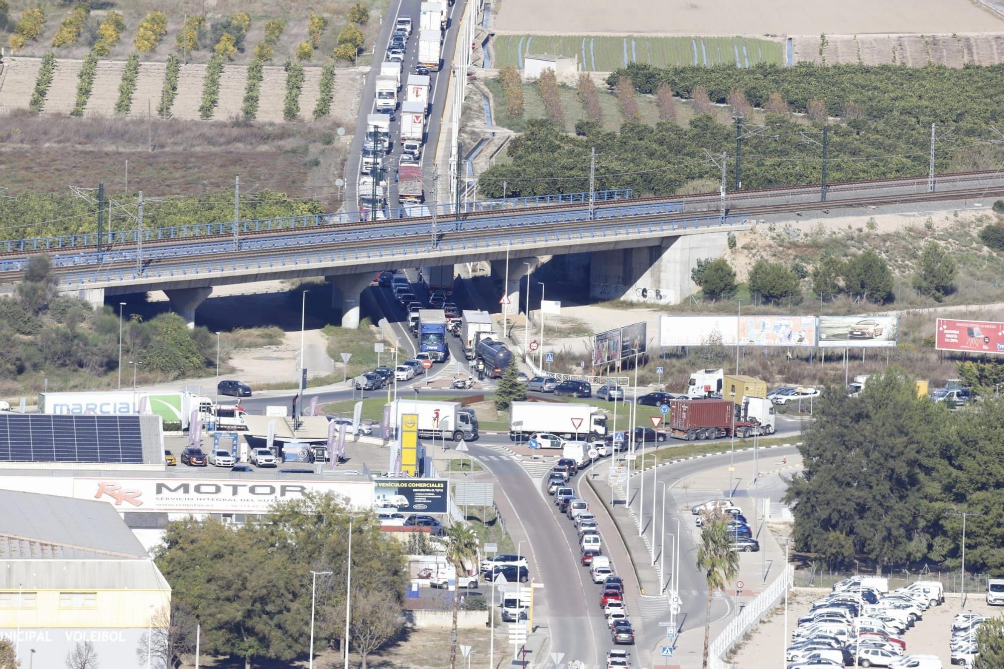 Un accidente en la A7 condensa el tráfico en Xàtiva