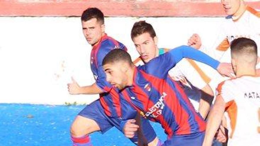Darío Jiménez va donar el triomf al Sallent amb un gol al minut 89