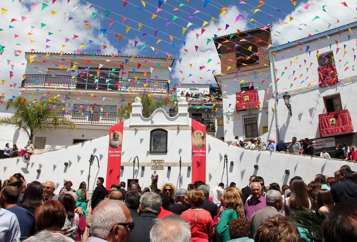 Los actos comenzaron el pasado fin de semana con la bajada de Santa María de la Cabeza a la plaza de la Fuente.