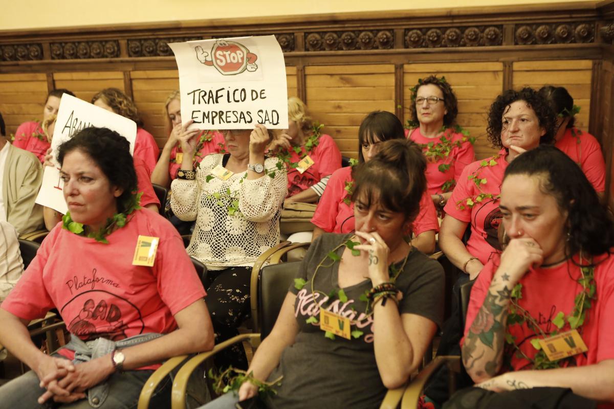 Las trabajadoras del servicio de ayuda a domicilio comienzan a pasar ...