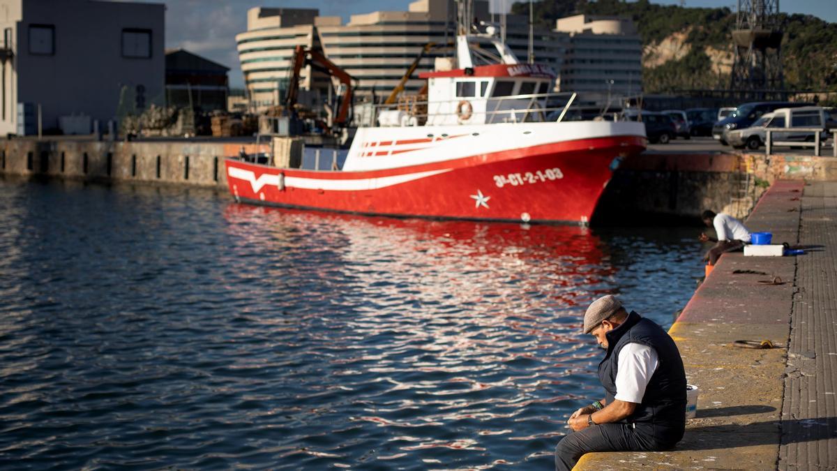 Els pescadors de Barcelona no sortiran al mar per l’alça del gasoil