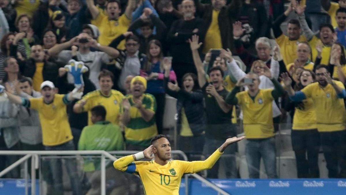 Neymar celebra su gol a Colombia en los cuartos de final de los JJOO de Río.