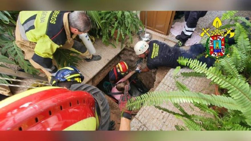 Los bomberos de Cartagena socorrieron a la mujer.