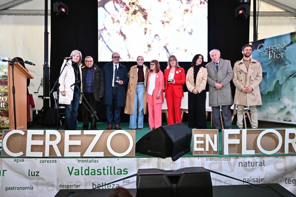 Acto de inauguración en Rebollar de la Fiesta del Cerezo en Flor.