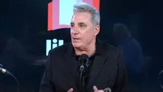 Loquillo, en el pódcast del suplemento ABRIL: "En el 94, el público rockero y las élites culturales se enfrentaron a mí por unir rock y poesía"