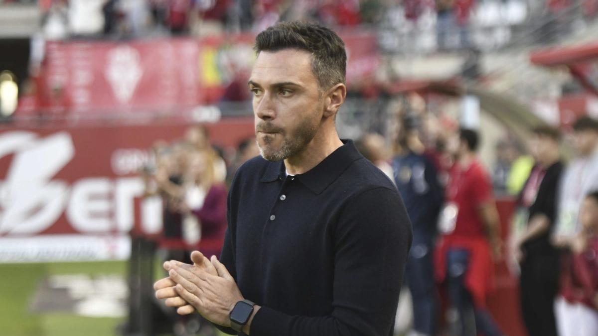 Adrián Colunga, durante un partido con el Real Murcia.