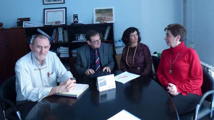 Por la izquierda, Ramón Juste, José Ramón Riera, Cristina Valdés y Carmen Díez, ayer, reunidos en el Serida.