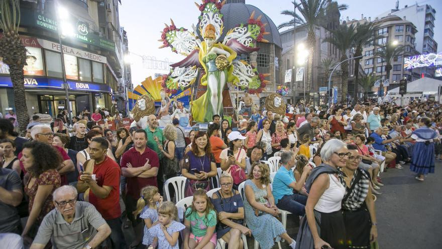 Los escritores de Turismo premian a las Hogueras y al creador del hotel Vivood