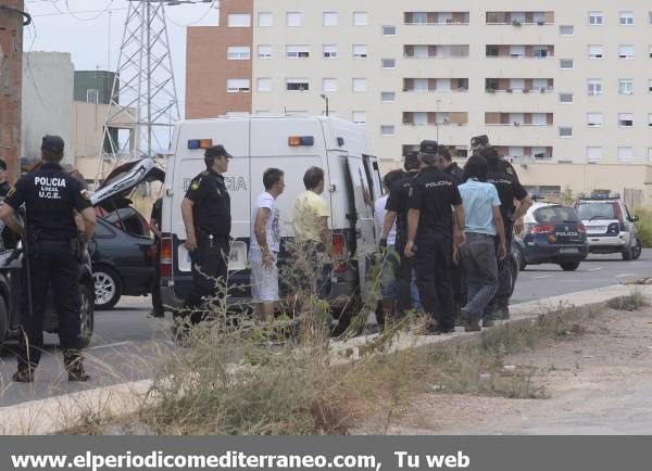 GALERÍA DE FOTOS - Espectacular redada policial en el barrio la Unión