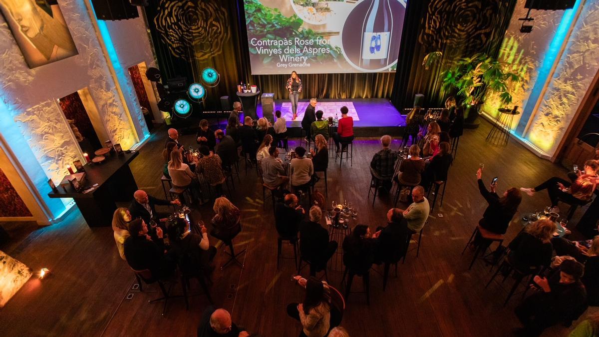 Acte de promoció celebrat a Amsterdam.