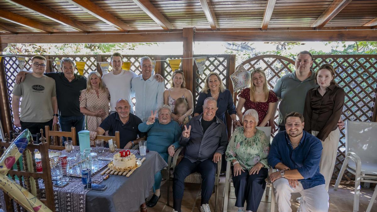 Bernardo Herrera cumple 100 años en Mogán y recuerda cómo transformó Tauro desde cero Bernardo Herrera cumple 100 años en Mogán y recuerda cómo transformó Tauro desde cero