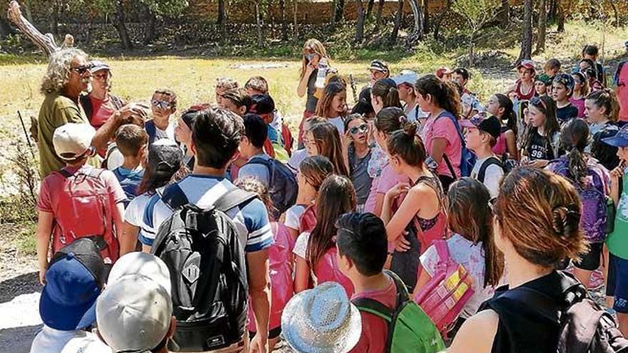 Un grupo de estudiantes en uno de los actos de la campaña.