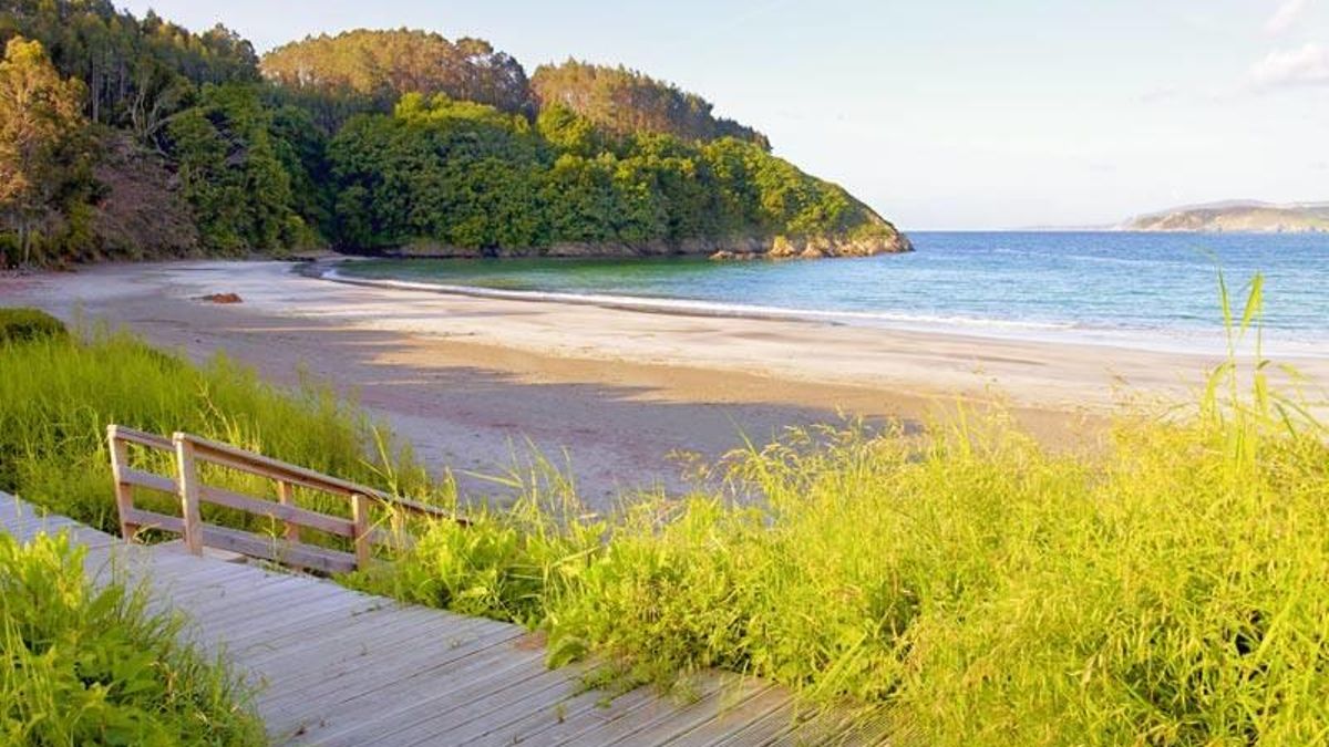 Esta playa es conocida como el &quot;Caribe gallego&quot;: &quot;Un auténtico espectáculo natural rodeado de acantilados&quot;