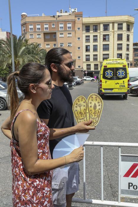 Mascletà de aviso de fiestas en Elche