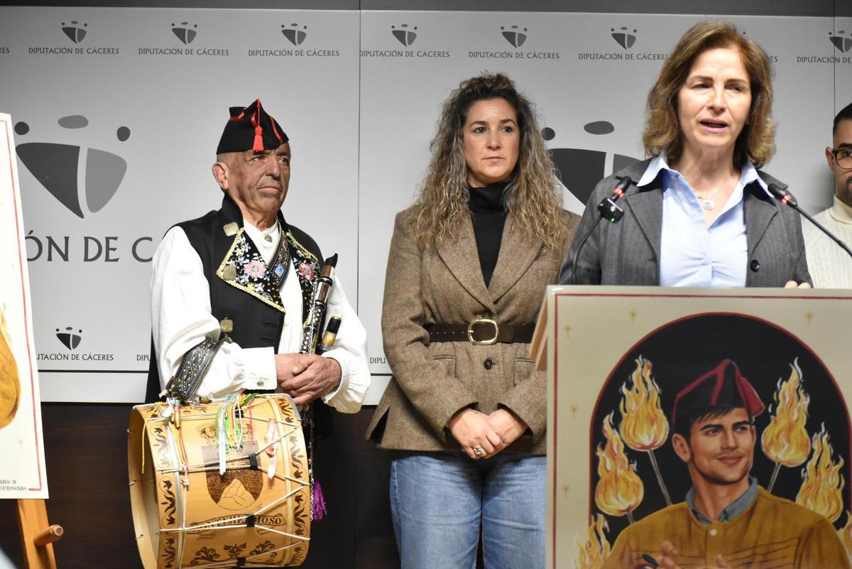 Fotogalería | Los Negritos de Montehermoso se presentan en la Diputación de Cáceres