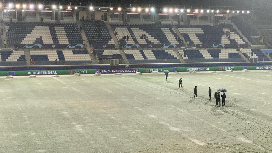 Así está el campo a 90 minutos del inicio del Atalanta-Villarreal