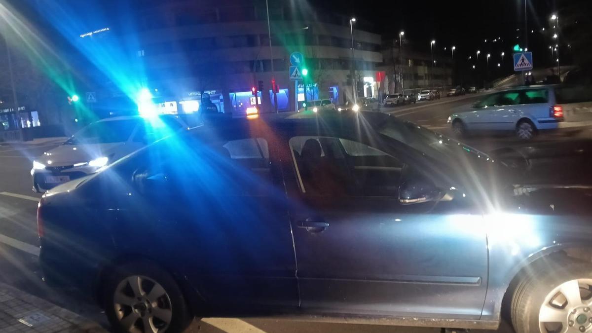 Galería | Aparatoso accidente entre dos coches en el cruce de los Juzgados de Cáceres