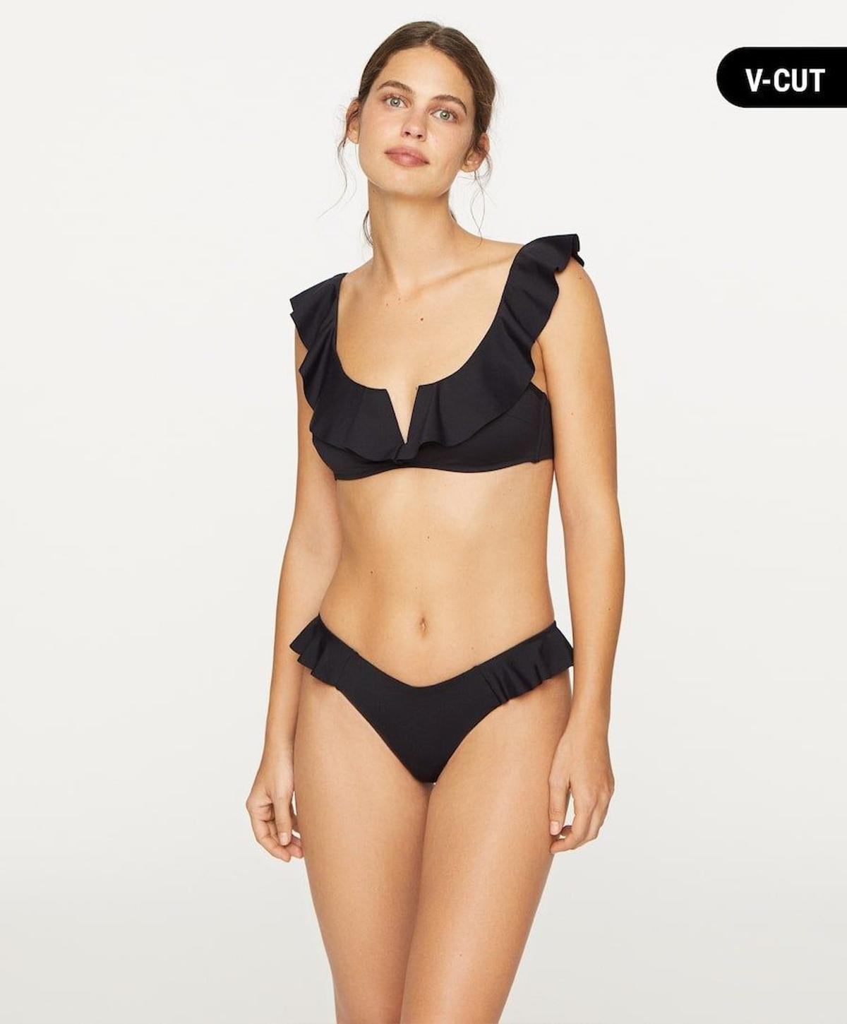 Bikini de volantes de Oysho (Precio: top 19,99 euros y braguita 12,99 euros)