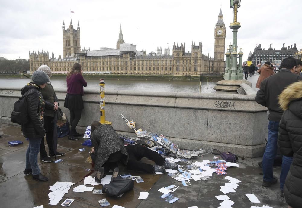 Tiroteig i apunyalament davant el Parlament britànic