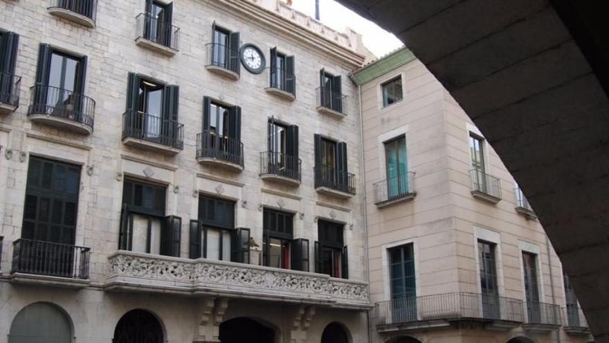 Façana de l&#039;edifici que ha estat «ocupat» pels joves