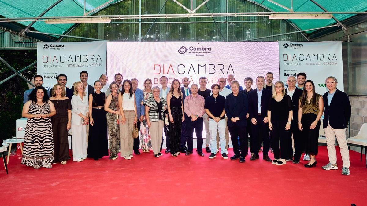 Foto de família de la celebració del Dia de la Cambra al Berguedà i Cardona, aquest dijous a Olvan