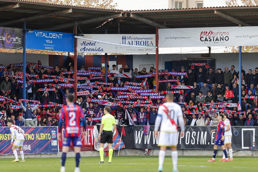 Encuentro de Copa del Rey entre el Rayo Vallecano y el Yeclano, en imágenes