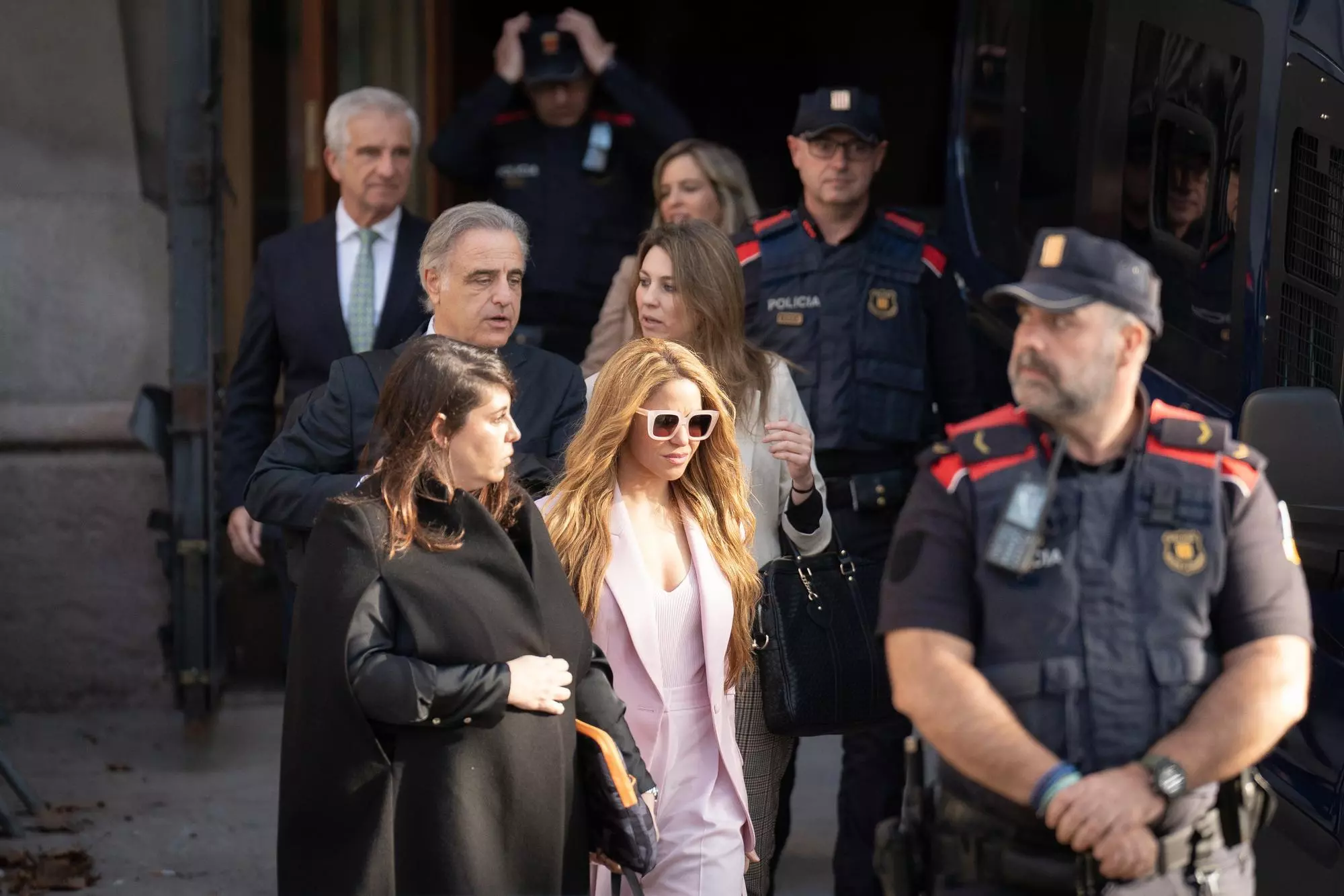 Shakira admite el fraude a Hacienda: "Se trata de una decisión difícil y complicada para ella"