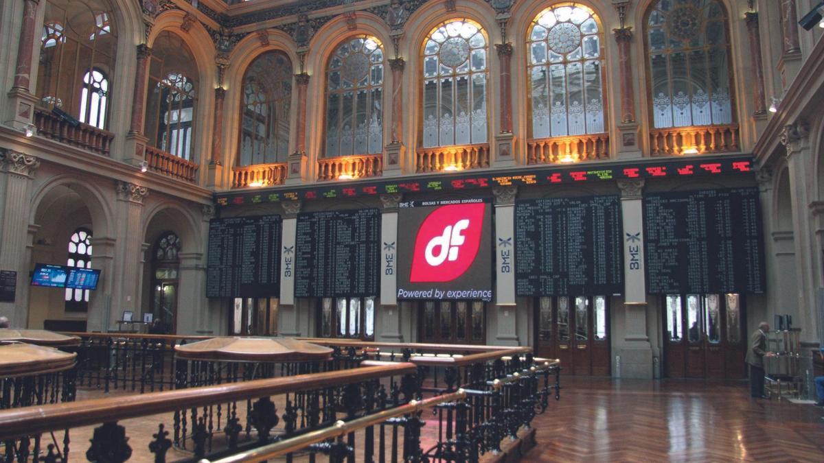 Logo de Duro Felguera en la pantalla de la Bolsa de Madrid.