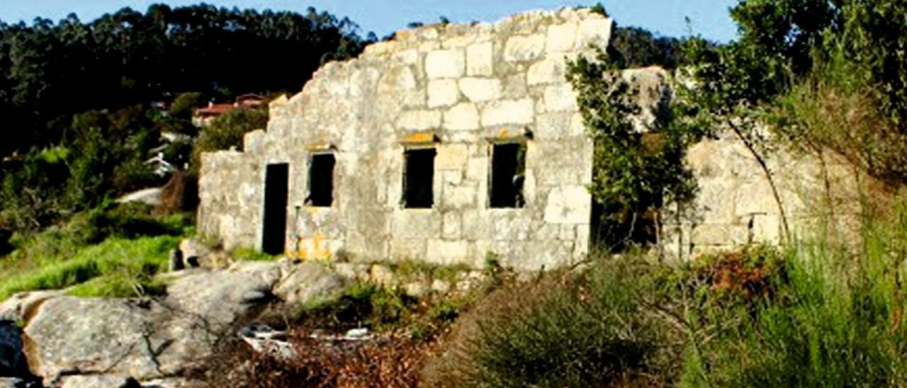 A fábrica de Punta Halada, en Vilanova, na súa denominación orixinal e que provén de "halar" as redes.