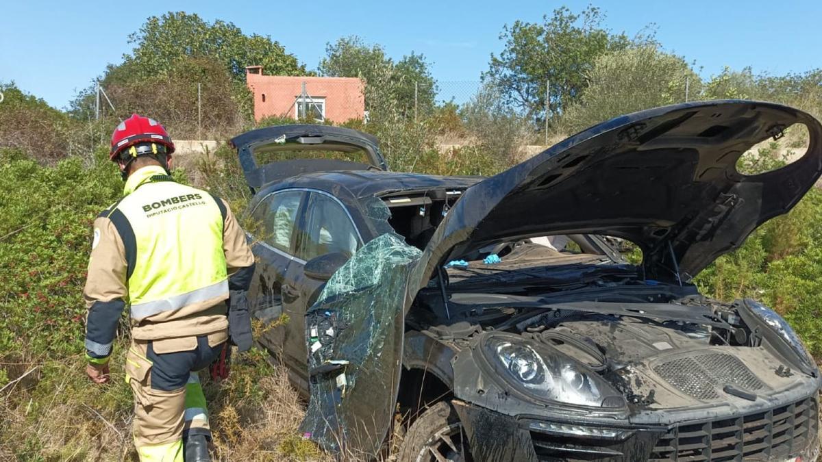 Imagen del estado en el que ha quedado el vehículo en Vinaròs, totalmente destrozado.