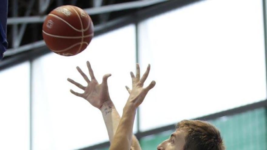 El Unicaja cae ante un Khimki más rodado