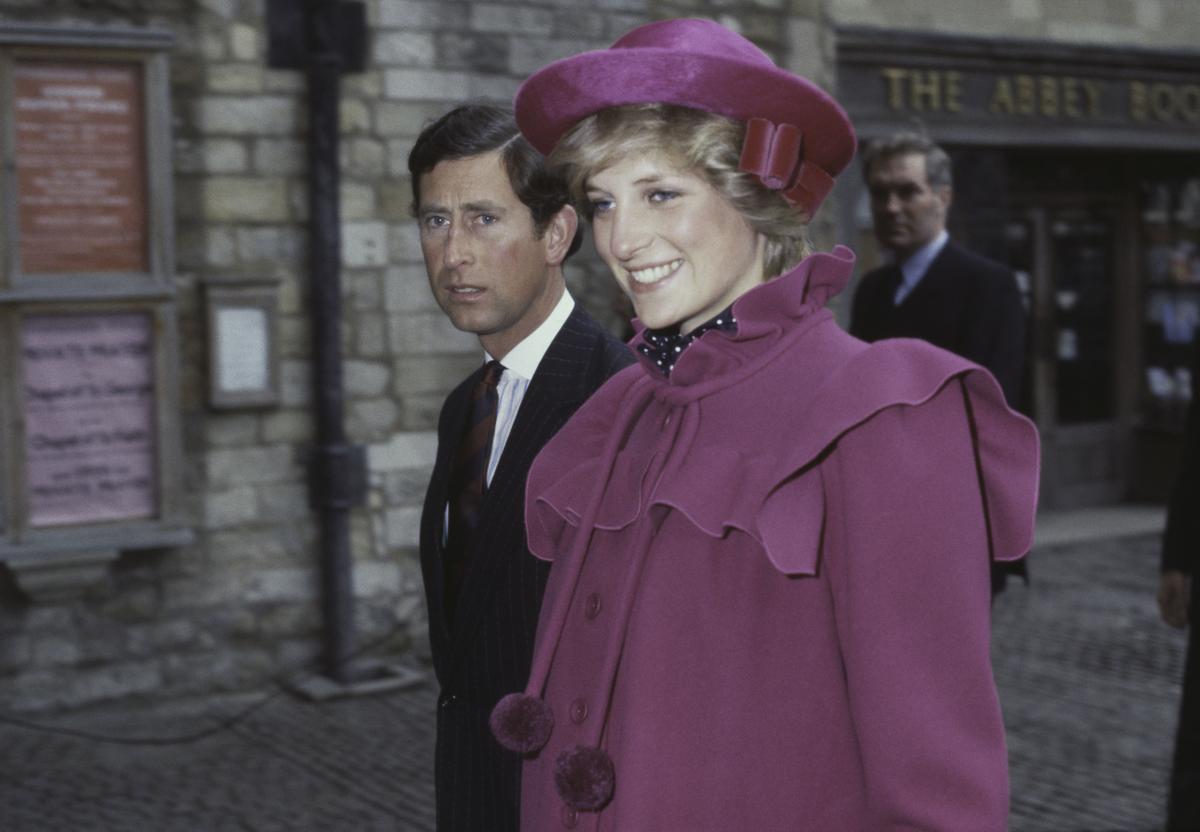 El príncipe Carlos de Inglaterra y la princesa Diana en la abadía de Westminster