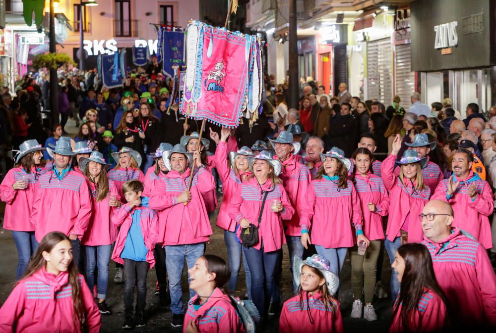 Fiestas Mayores Patronales de Benidorm: Un río de peñas y festeros.