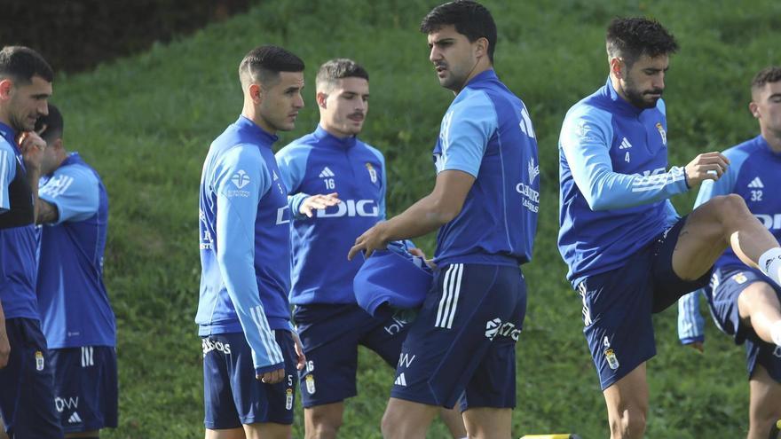 Paulino, con molestias, se retira del entrenamiento del Oviedo